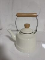 קומקום טוטיה בעיצוב קלאסי וצבעוני