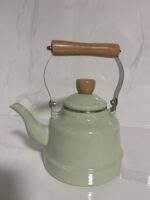 ⁦קומקום טוטיה בעיצוב קלאסי וצבעוני⁩ – תמונה ⁦2⁩