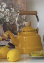 ⁦קומקום טוטיה בעיצוב קלאסי וצבעוני⁩ – תמונה ⁦3⁩