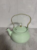 קנקן אמייל 1.5 ליטר עם ידית נחושת