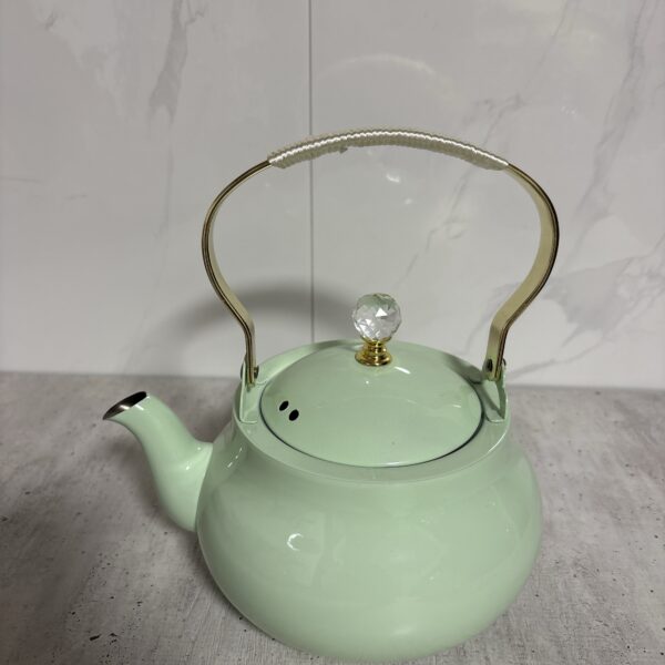 קנקן אמייל 1.5 ליטר עם ידית נחושת