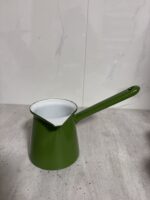 קומקום אמייל בגודל בינוני – 0.7 ליטר