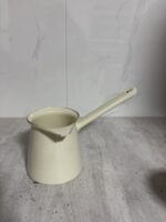 ⁦קומקום אמייל בגודל בינוני – 0.7 ליטר⁩ – תמונה ⁦2⁩