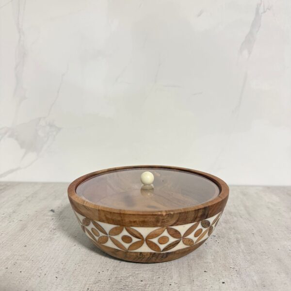 קופסה מעץ במבוק עם מכסה פלסטיק