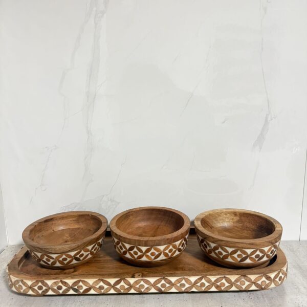 סט צלחות – 3 חלקים עם מגש עץ